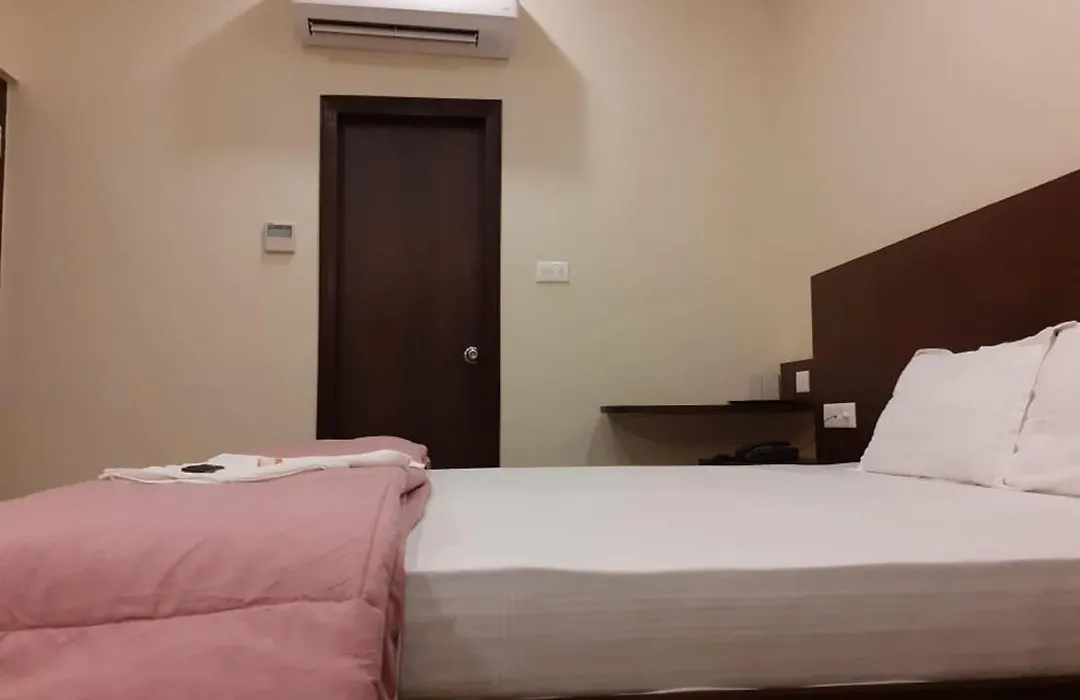 Hotel Artika Inn-1