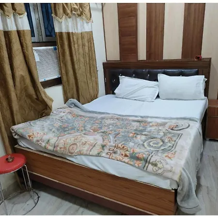 Shree Kashi Guest House, Varanasi Near Temple 200 Meter-2